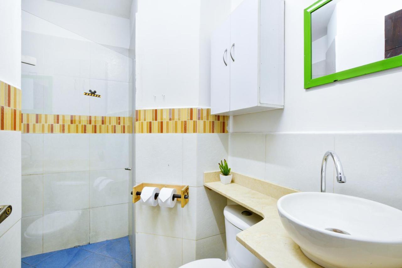International House Co-Living Hostel Medellín Buitenkant foto
